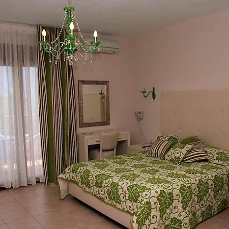 Corali فندق لايميناس